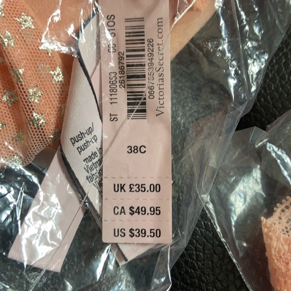 NWT Victoria Secret Bra & Matching Thong - Picture 2 of 3